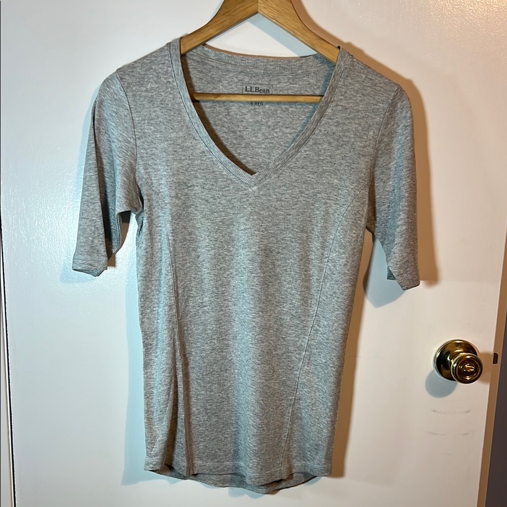 L.L. Bean Women's Gray V-Neck Top size small NWOT